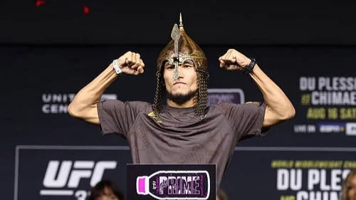 Álibı Ydyrys Chıkagoda UFC kelisimsharty úshin jekpe-jek ótkizedi