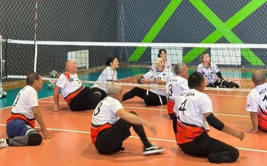 Sport kúnine oraı elordada otyryp oınaıtyn voleıboldan týrnır ótti