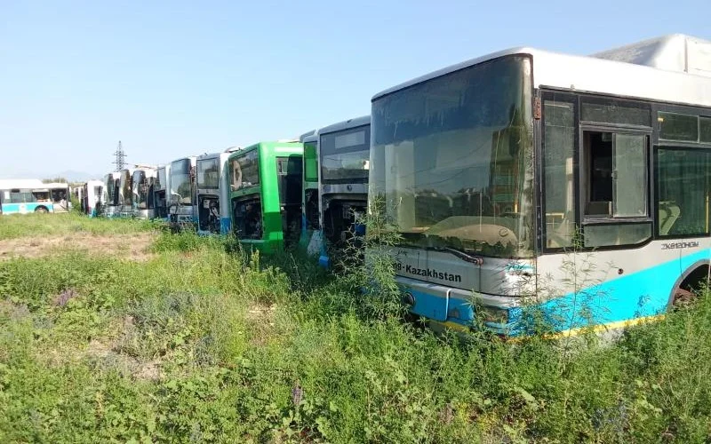 В Алматы на торги выставили еще 166 списанных автобусов