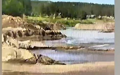 Незаконная добыча золота в ВКО: подозреваемые изменили русло реки