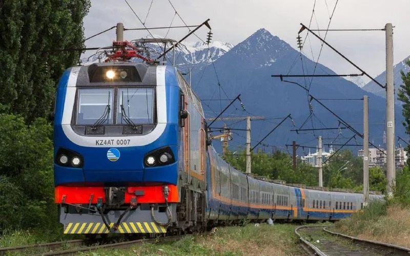 Осенью в Казахстане можно будет купить билеты на поезд со скидкой