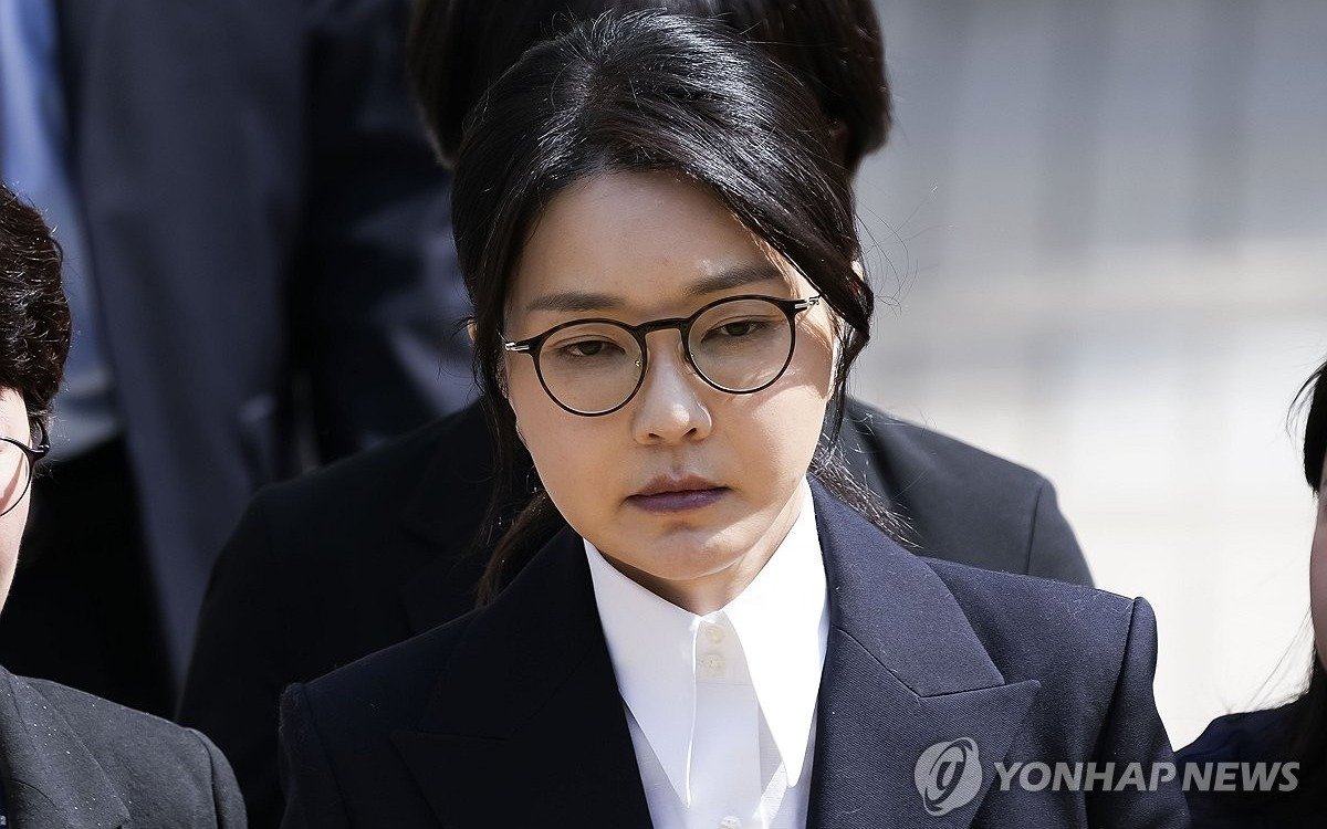 韩国前总统夫人金建希第二次受讯