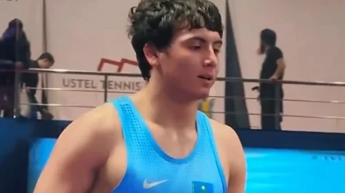 Samır Dýrsýnov erkin kúresten álem chempıonatynda qola aldy