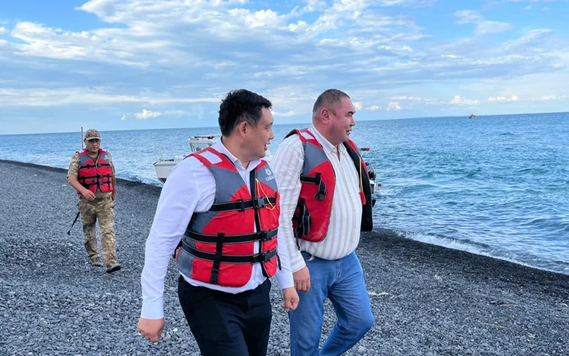 Санитария, канализация и транспорт: какова ситуация на Алаколе