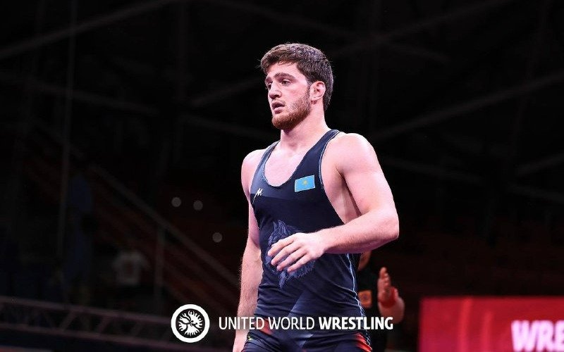 Kazakh freestyle wrestlers take gold, silver at U20 World Championships in Bulgaria