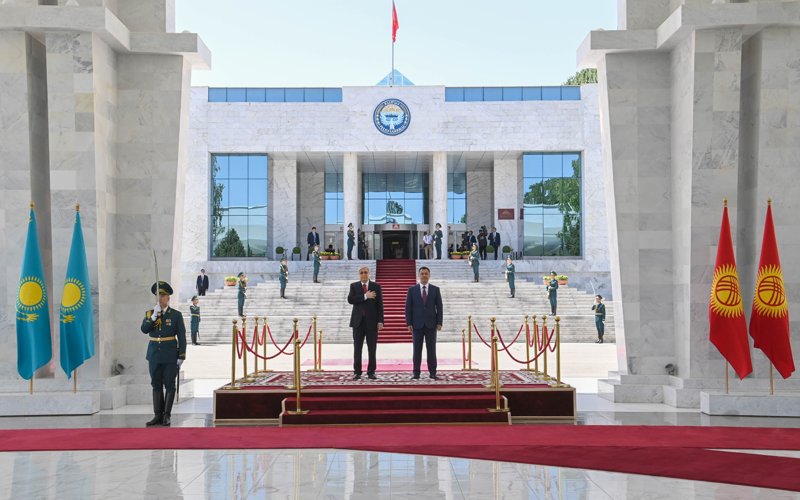 Касым-Жомарт Токаев и Садыр Жапаров 