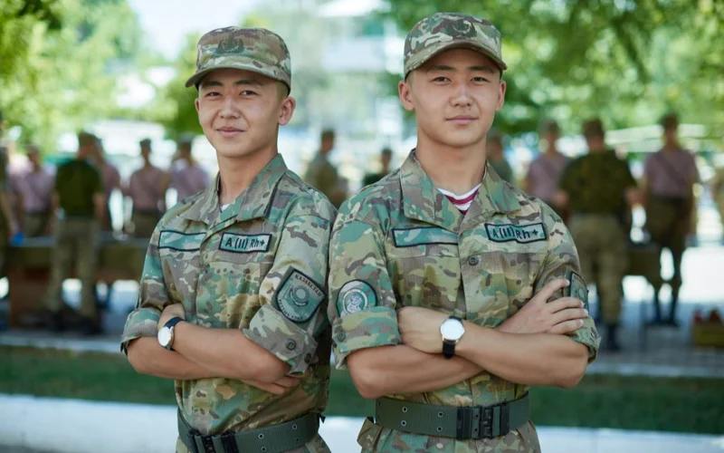 Алматыда 4 бірдей егіздер жұбы әскери қызметін өтеп жатыр