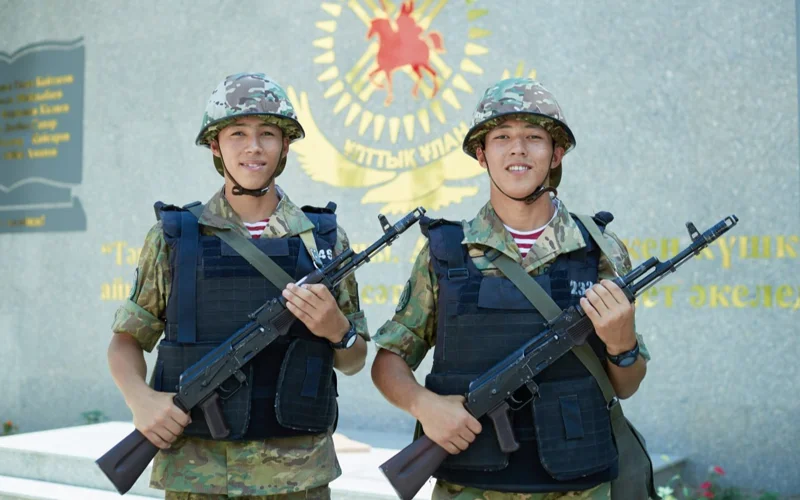 Алматыда 4 бірдей егіздер жұбы әскери қызметін өтеп жатыр