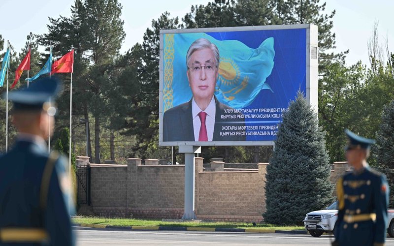 Касым-Жомарт Токаев прибыл с официальным визитом в Кыргызстан 