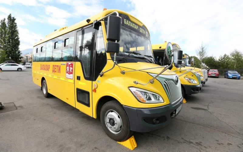 школьный автобус