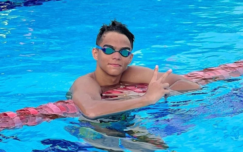Казахстанский пловец вышел в финал юниорского чемпионата мира