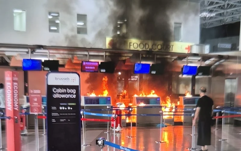 Мужчина поджег стойку регистрации в аэропорту Милана