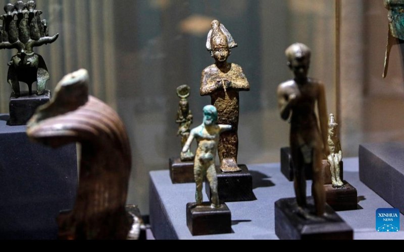 Egypt opens submerged antiquities exhibition in port city Alexandria