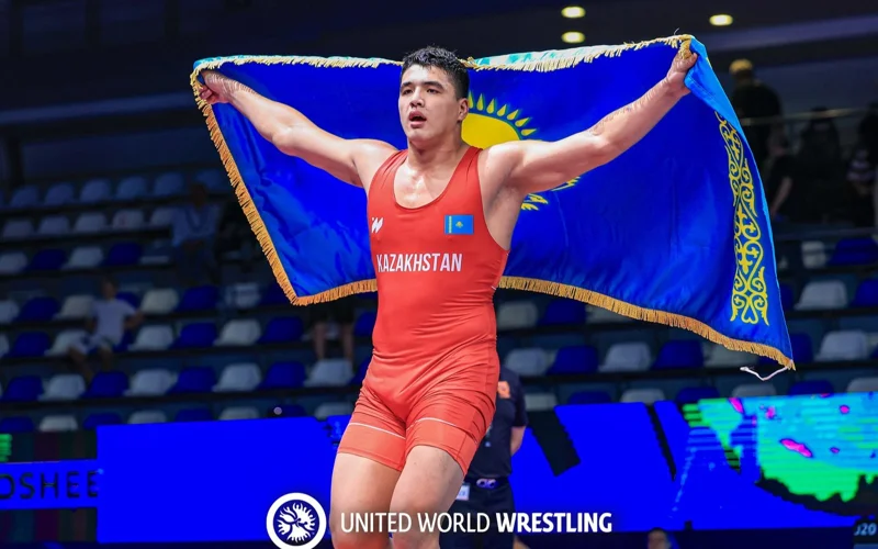 Пять медалей взяли казахстанские вольники на чемпионате мира U20 в Болгарии