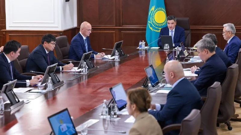 Oljas Bektenov avtojoldardyń sapasyn arttyrý jónindegi Prezıdent tapsyrmalarynyń oryndalý barysy týraly jıyn ótkizdi