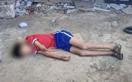 Детей заставляли спать на улице в Атырау: родителей лишат прав