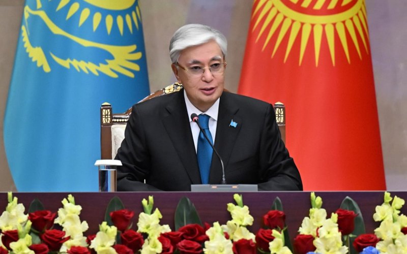 Kazakh, Kyrgyz presidents hold briefing for mass media 