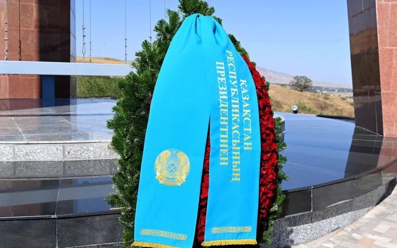 гулчамбар гулчамбар