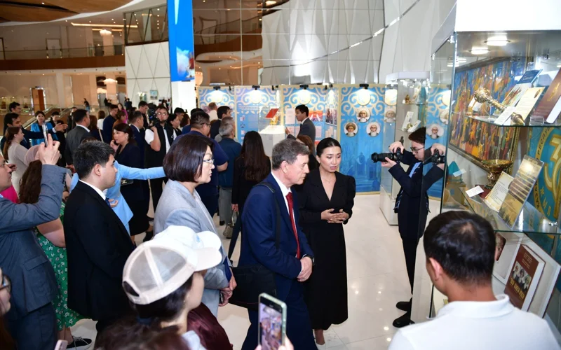 В Астане открылась выставка, посвященная 30-летию Конституции Казахстана