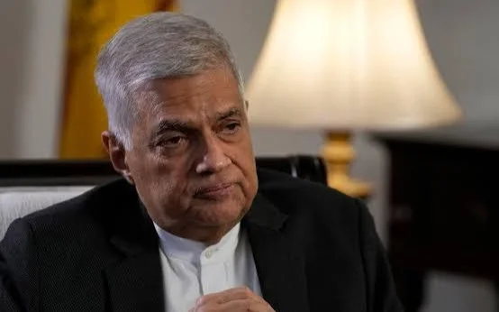Shrı-Lanka eks-prezıdenti memlekettik qarajatty maqsatsyz paıdalandy degen aıyppen tutqyndaldy