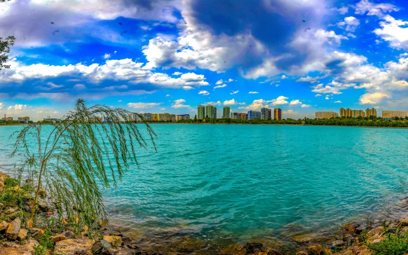 озеро Сайран