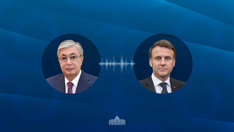 Kassym-Jomart Tokayev and Emmanuel Macron
