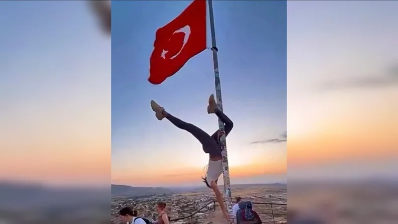 Каппадокияда ту бағанасында би билеген туристке қатысты қылмыстық іс қозғалды