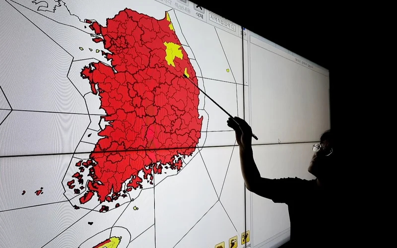 Patients with heat-related diseases top 4,000 this summer in S. Korea