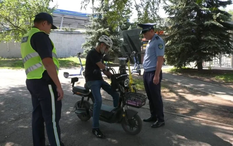 Электровелосипеды — тоже мопеды: полиция Алматы разъяснила правила