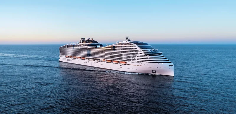 MSC World Europa  breaks down off Ponza, with 8.500 people on board
