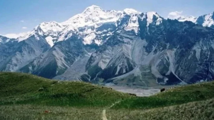 Emergencies Ministry helicopter sent to rescue Russian climber was forced to return - Kyrgyzstan