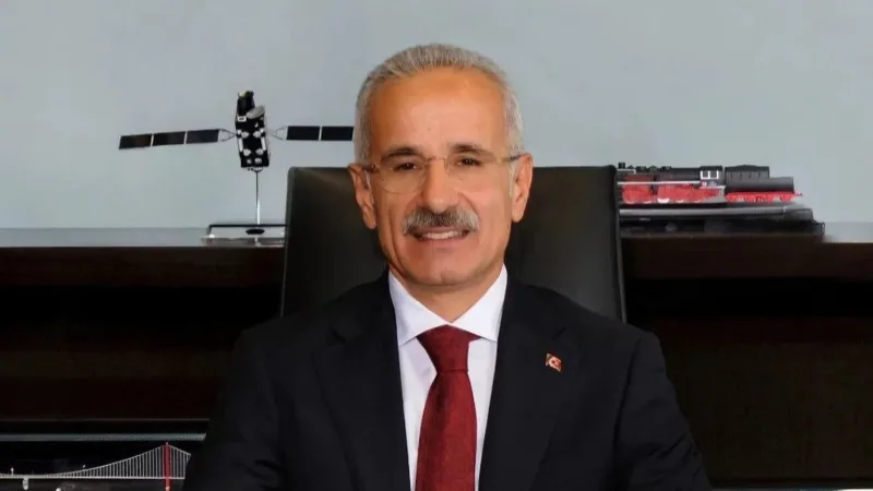 Министр транспорта Турции оштрафован за экстремальную езду на трассе