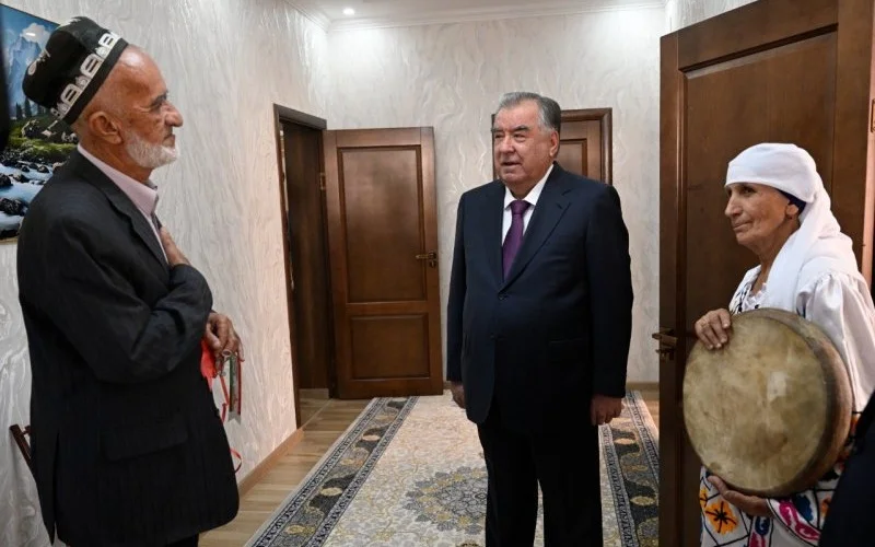 Tajik President provides houses for earthquake-affected residents of Rasht district