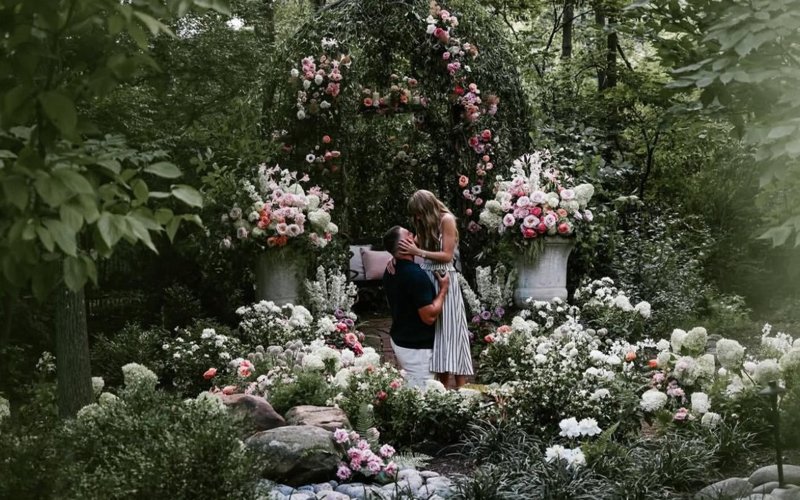 Taylor Swift and Travis Kelce announce engagement Taylor Swift and Travis Kelce