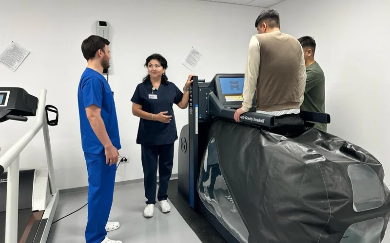 От роботов до криосауны: как помогают пациентам в Центре восстановительного лечения и реабилитации БМЦ УДП РК