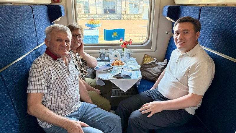 Более 130 пассажиров отправились в путешествие на турпоезде «Keruen Express» Более 130 пассажиров отправились в путешествие на турпоезде «Keruen Express»