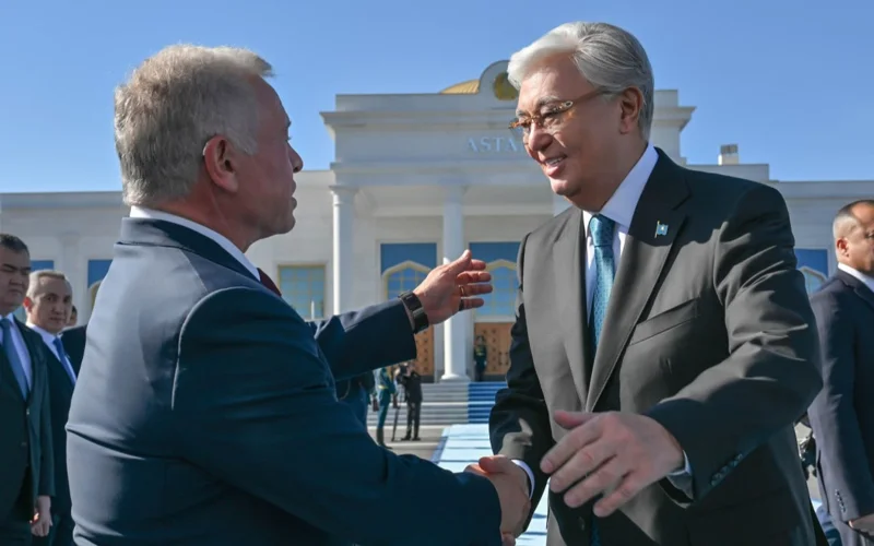 Қасым-Жомарт Тоқаев Иордания Королі ІІ Абдалланы елорда әуежайынан шығарып салды