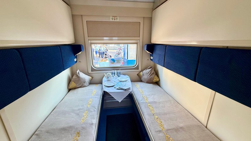 Более 130 пассажиров отправились в путешествие на турпоезде «Keruen Express» Более 130 пассажиров отправились в путешествие на турпоезде «Keruen Express»