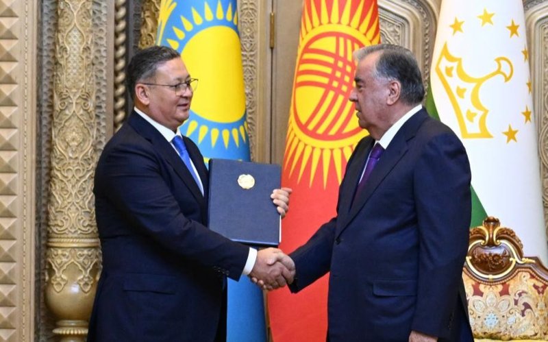 Тәжікстан Президенті Қазақстан СІМ басшысын қабылдады Тәжікстан Президенті Қазақстан СІМ басшысын қабылдады