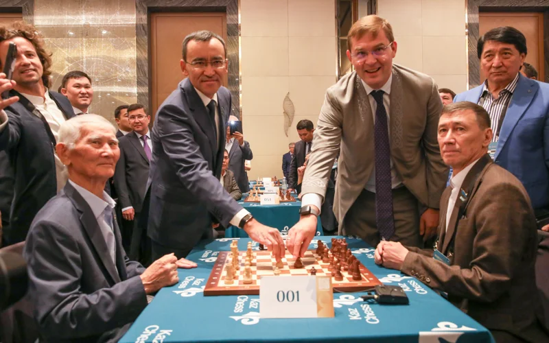 Маулен Ашимбаев открыл финал республиканского шахматного турнира «Senat Open»