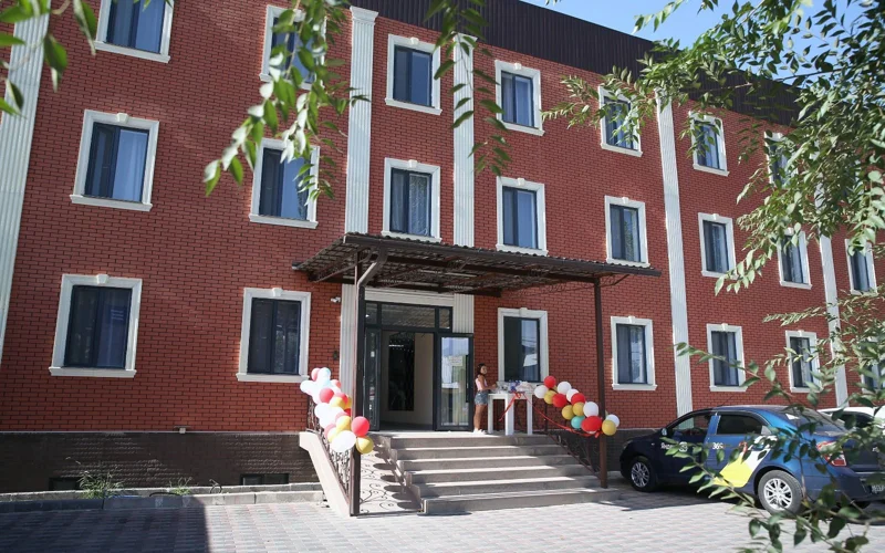 Úsh ýnıversıtettiń stýdentteri turady: Almatyda jańa jataqhana ashyldy