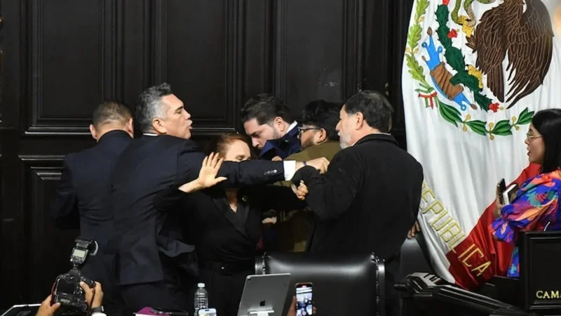 Драка произошла в ходе заседания Сената в Мексике