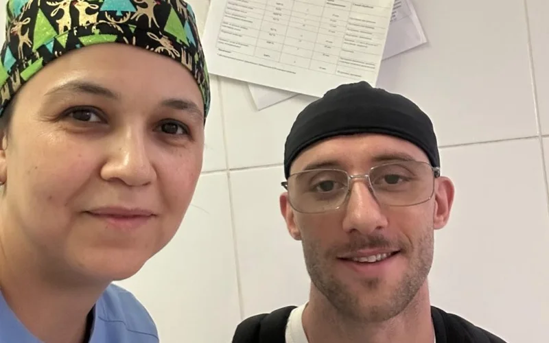 Врачи прооперировали французского боксера после травмы на ринге в Шымкенте