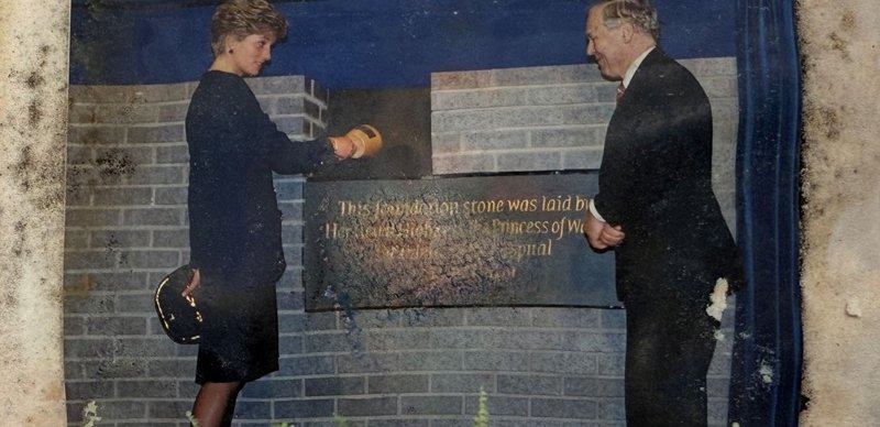 Princess Diana’s time capsule unveiled at London hospital Princess Diana