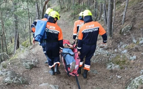 Туриста спустили с 4 тысяч метров в горах Алматы