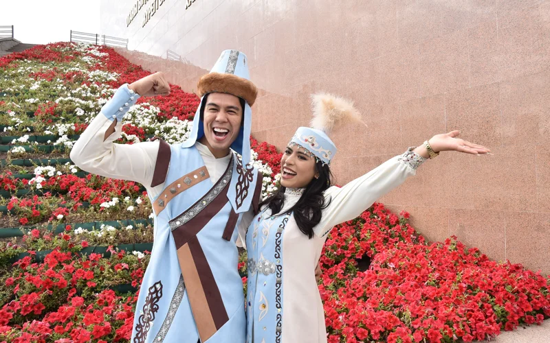 Участники Silk Way Star поздравили страну с 30-летием Конституции