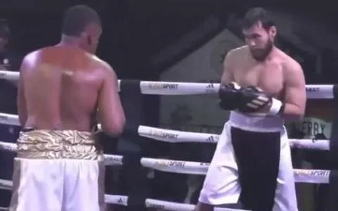 «Казахский титан» проиграл бой за 50 секунд в Эквадоре