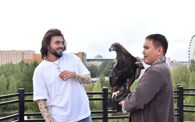 Silk Way Star contestants congratulate Kazakhstan on Constitution Day 