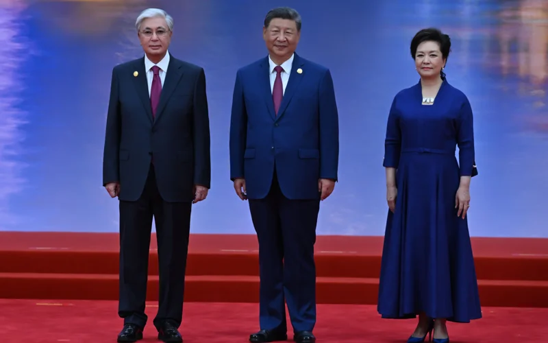 Касым-Жомарт Токаев прибыл в Конференц-центр «Мэйцзян» в Тяньцзине