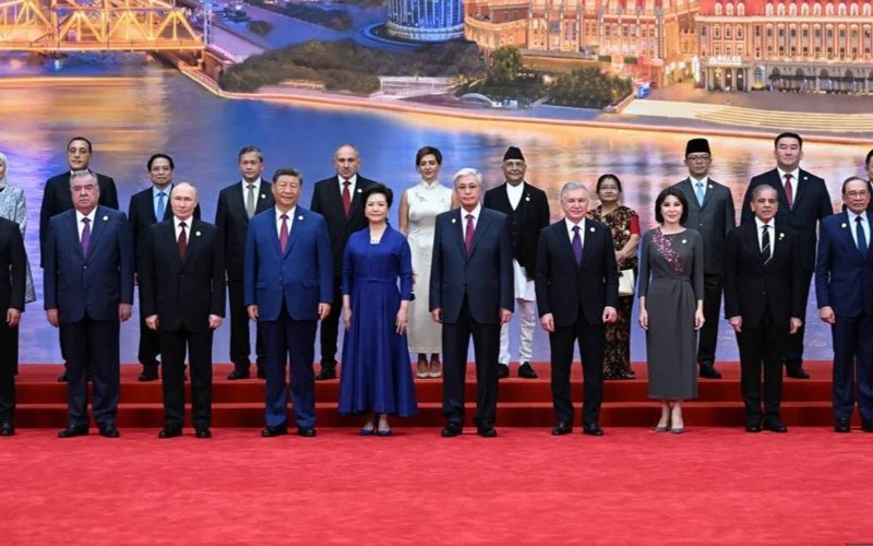 托卡耶夫总统出席上海合作组织峰会欢迎活动
